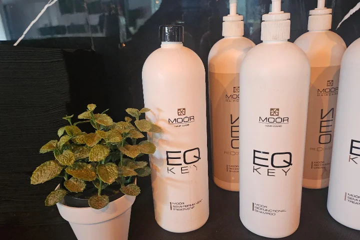 Productos profesionales de tratamiento capilar en Velisse